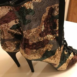 Sequence booties